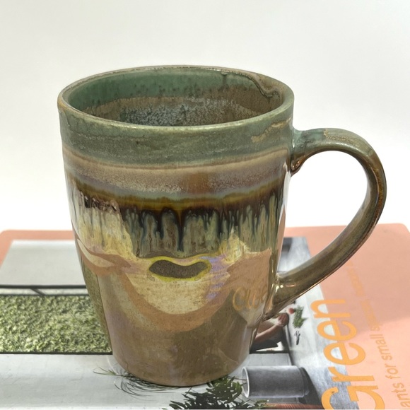 R2 Zrike 16 oz Stoneware Coffee Mug Shimmery Glaze Ombre Drip Taupe Green Peach - Picture 3 of 17